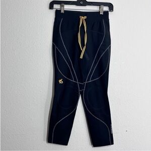 OPEDIX women's black  3/4 length compression action XS